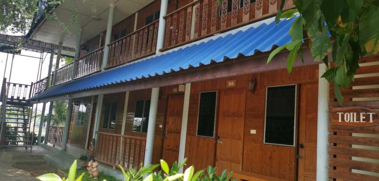 T & T Hostel Канчанабури Экстерьер фото