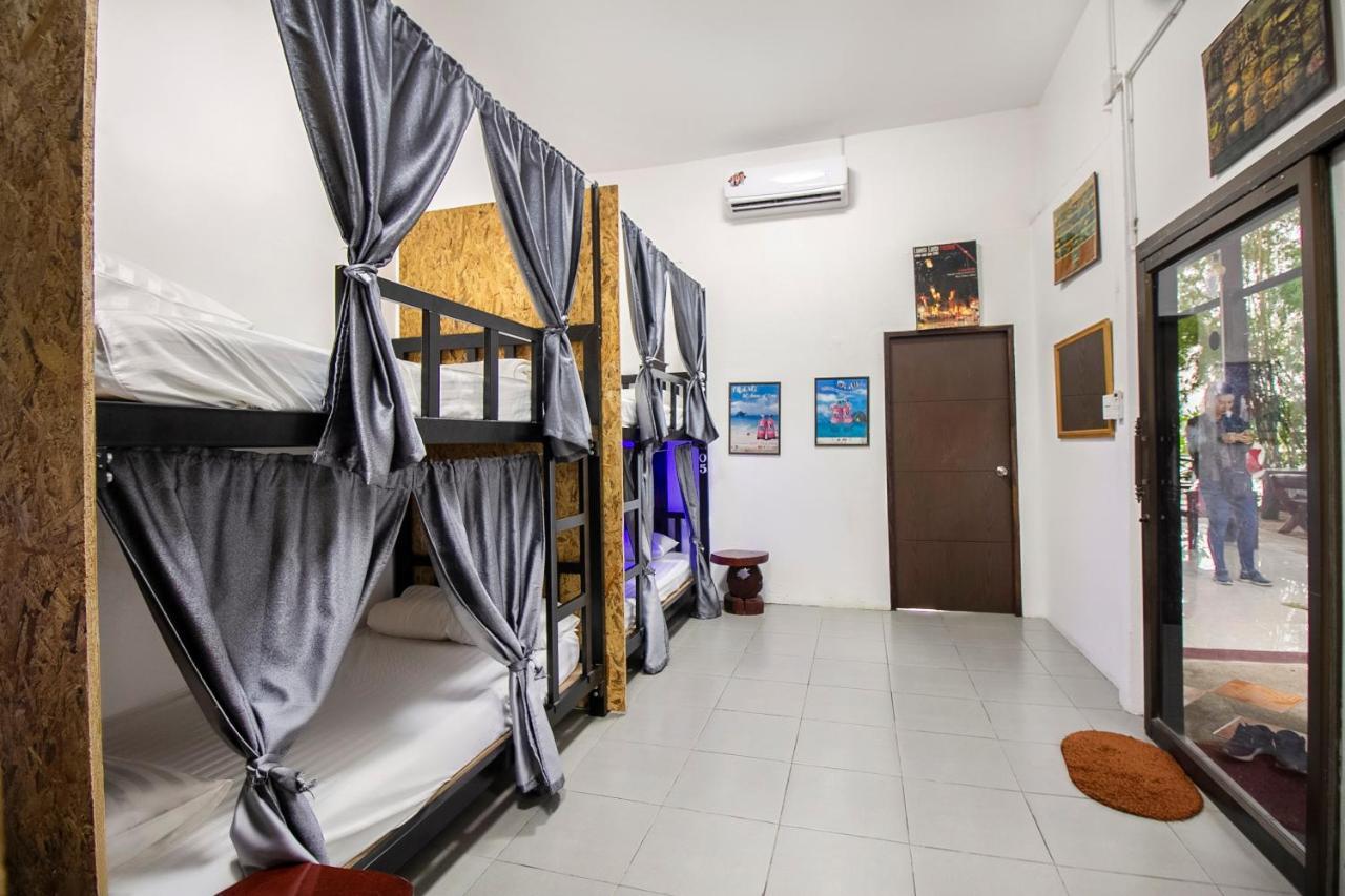 T & T Hostel Канчанабури Экстерьер фото