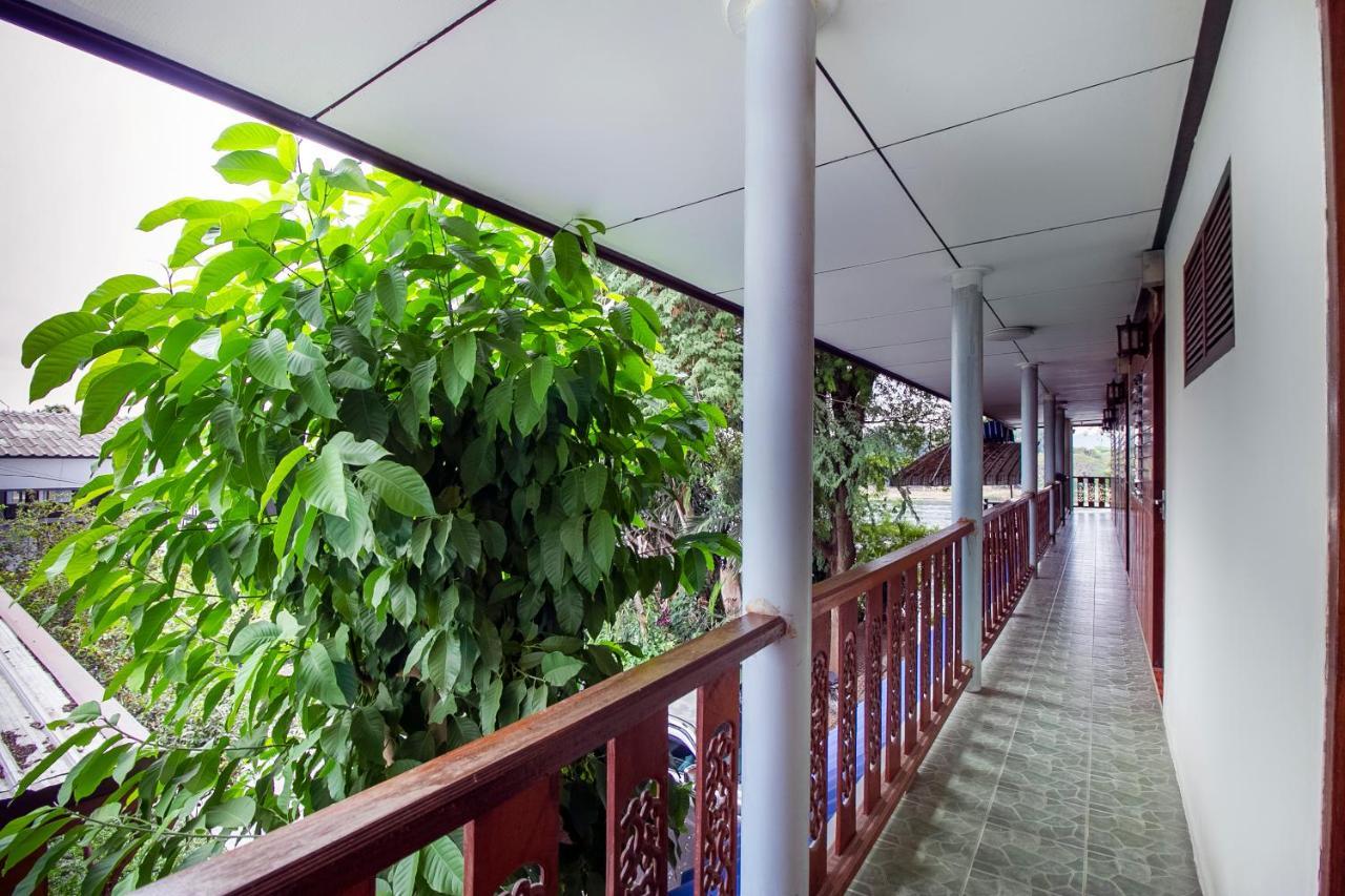 T & T Hostel Канчанабури Экстерьер фото