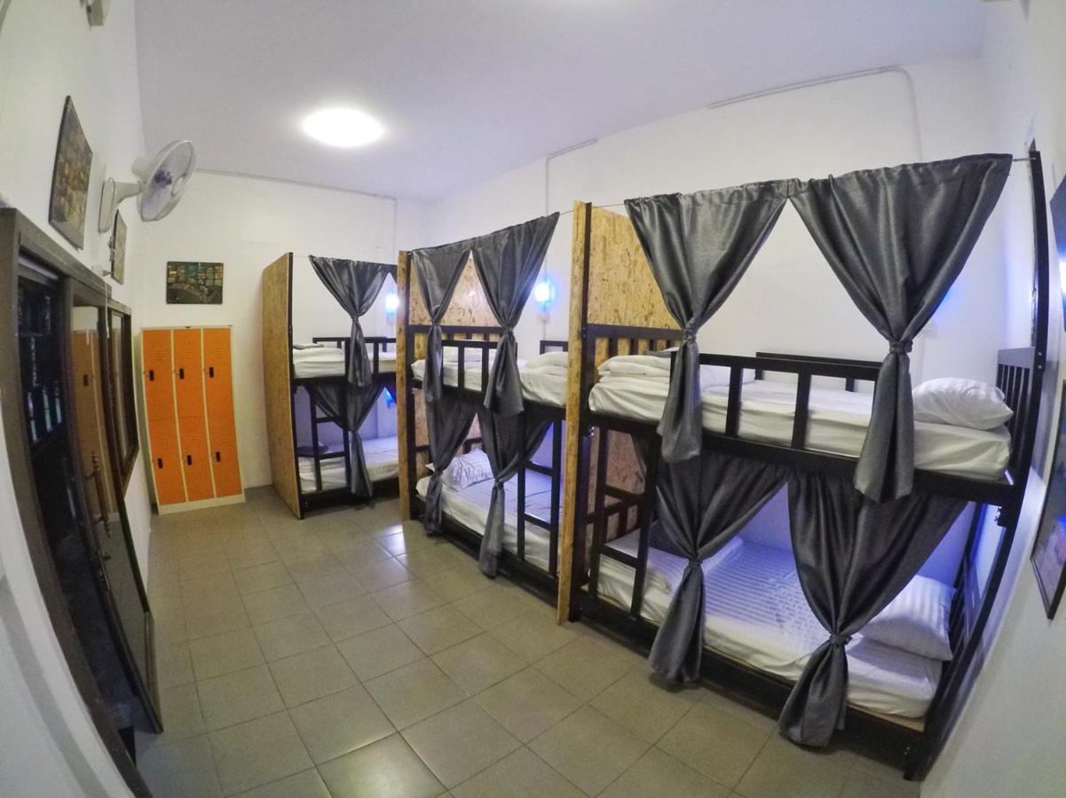 T & T Hostel Канчанабури Экстерьер фото