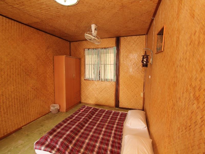 T & T Hostel Канчанабури Экстерьер фото