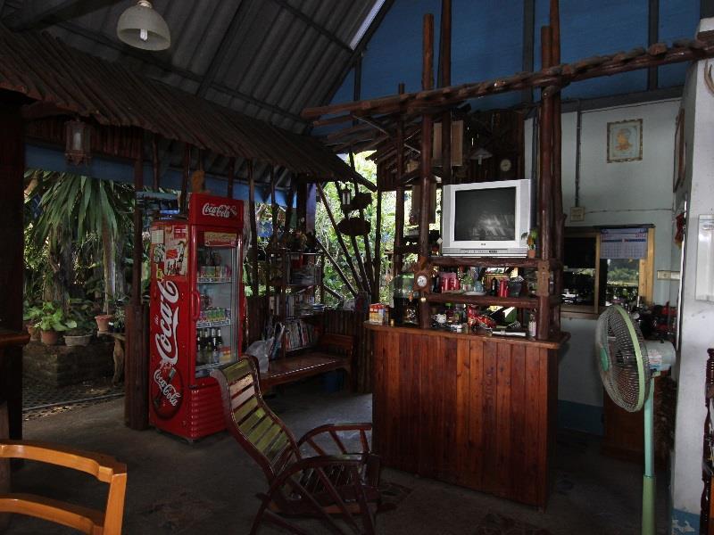 T & T Hostel Канчанабури Экстерьер фото