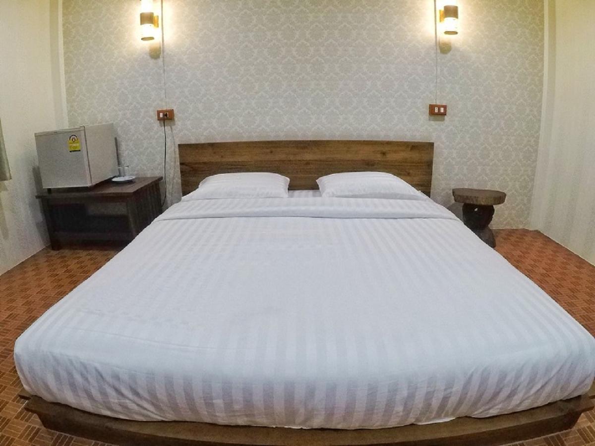 T & T Hostel Канчанабури Экстерьер фото